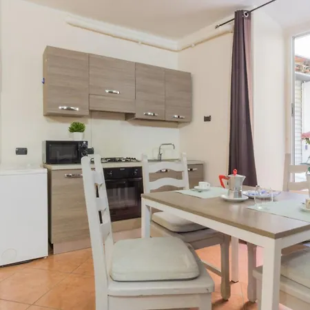 Croce Apartment *